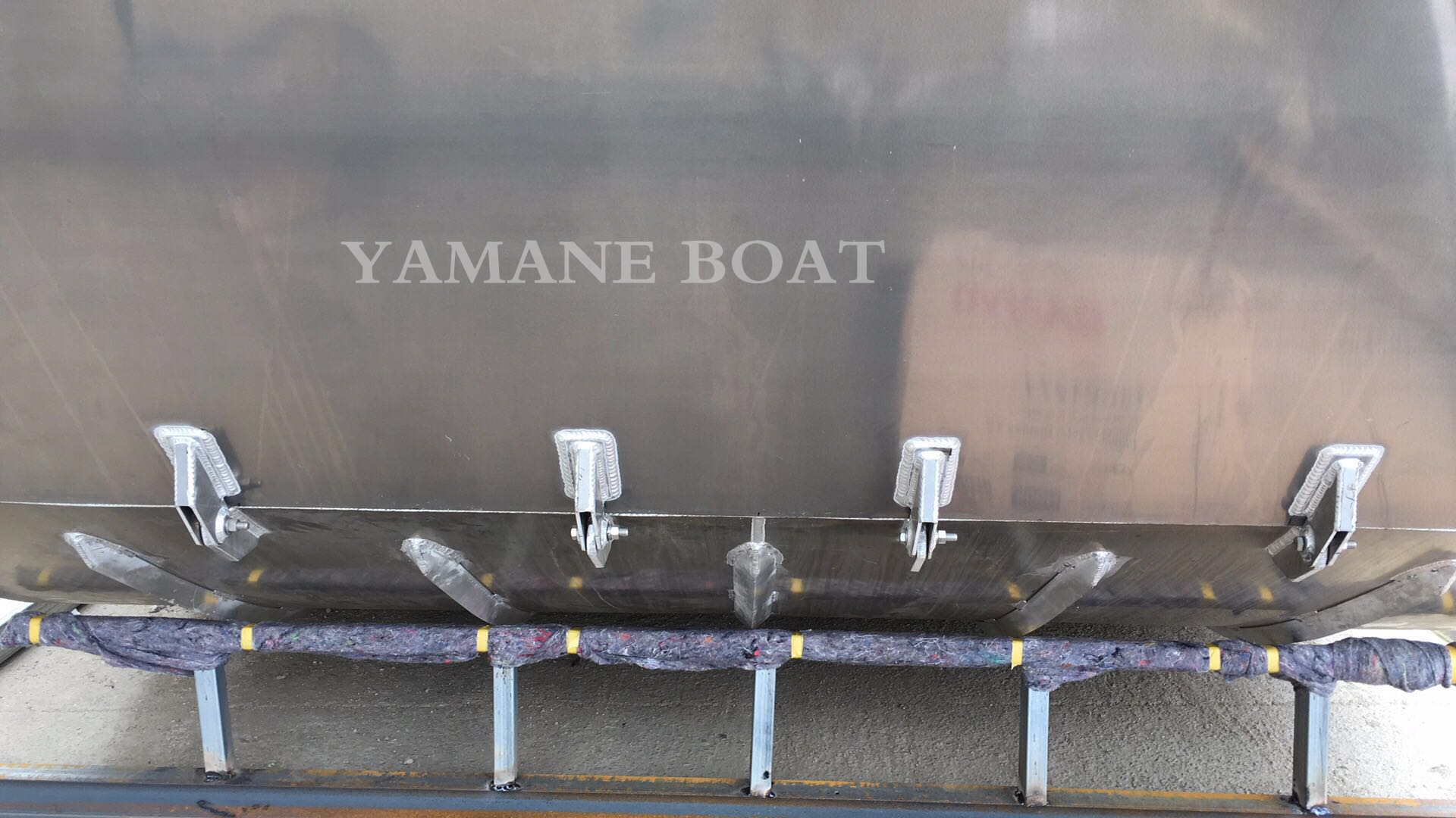 Aluminio-desembarco-y-buceo-barco