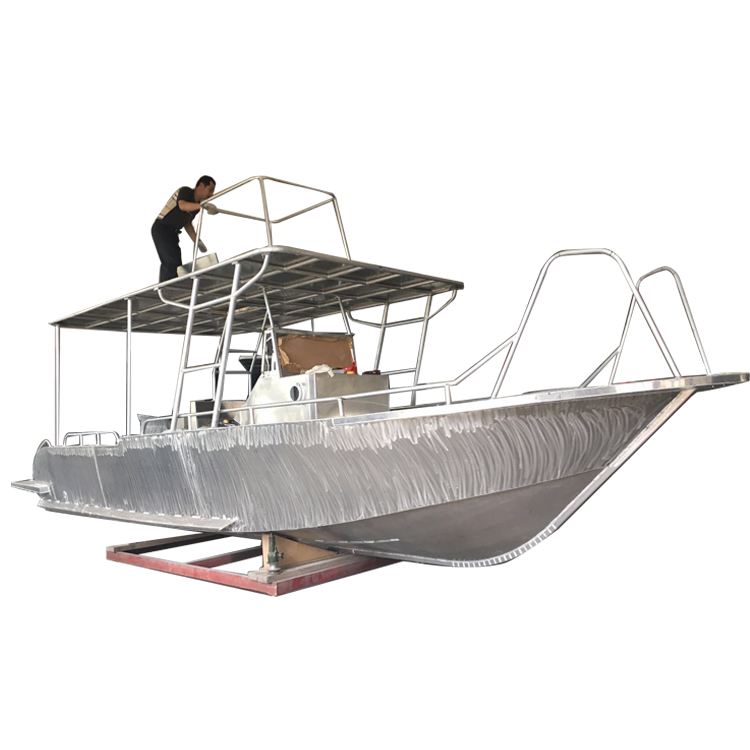 Barco de aluminio en alta mar de pulido de consola central